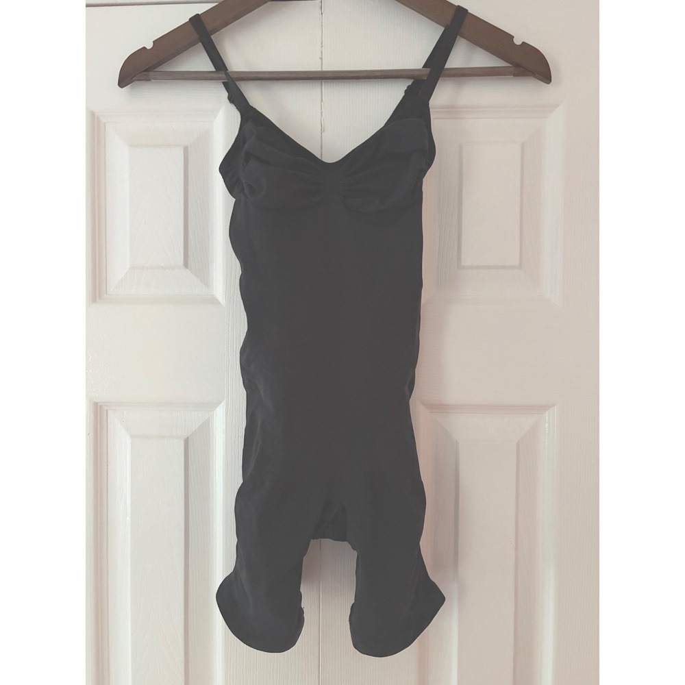 SKIMS Sculpting Mid Thigh Bodysuit Black Shapewear Large NWOT